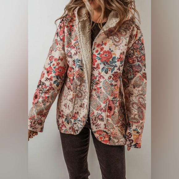 Floral Patterned with Sherpa Lining Hooded jacket - Picture 5 of 5